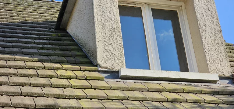 Etanchéité de toiture : Comment éviter les infiltrations d’eau dans votre maison ?